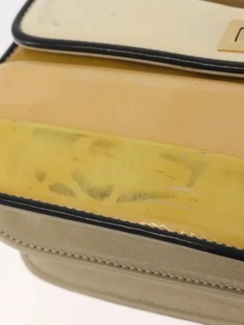 CHANEL brand	chanel color	yellow